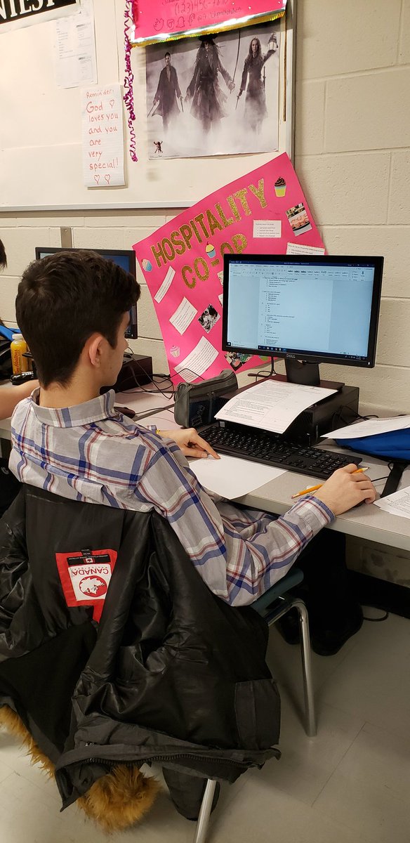 GoetzCoder's tweet image. @GoetzCoder battling it out at skills canada - pocok  #DPCDSBskills, @GoetzGators