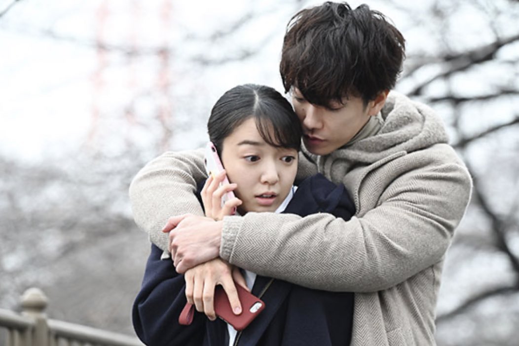 りこ 天堂先生なら絶対に来てくれると思ったけど こんないきなり後ろから優しく抱きしめられて 勝手にいなくなるな ずっと一緒にいるって言っただろ って耳元でささやかれてめっちゃ安心した表情見たらやっぱりいくら心の準備してても結果として涙腺