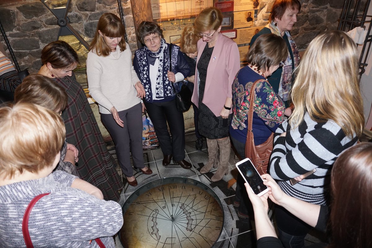 active_history's tweet photo. Participants of the "Modern trends of exhibition work in the museum" seminar were among the first to see the exhibition "The Round Square Stories" created in Petrozavodsk as part of our project.
https://t.co/B0XtyeOeNZ
#InterActive_History #kareliacbc https://t.co/frPYTXNPSR