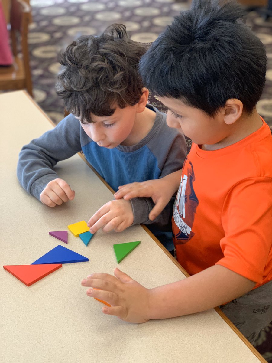 kbiege's tweet photo. #SDJInnovators #SDJanesville #OSMO #Roosevelt Taking time to learn with OSMO Tangram! https://t.co/O0vKNSNZXn