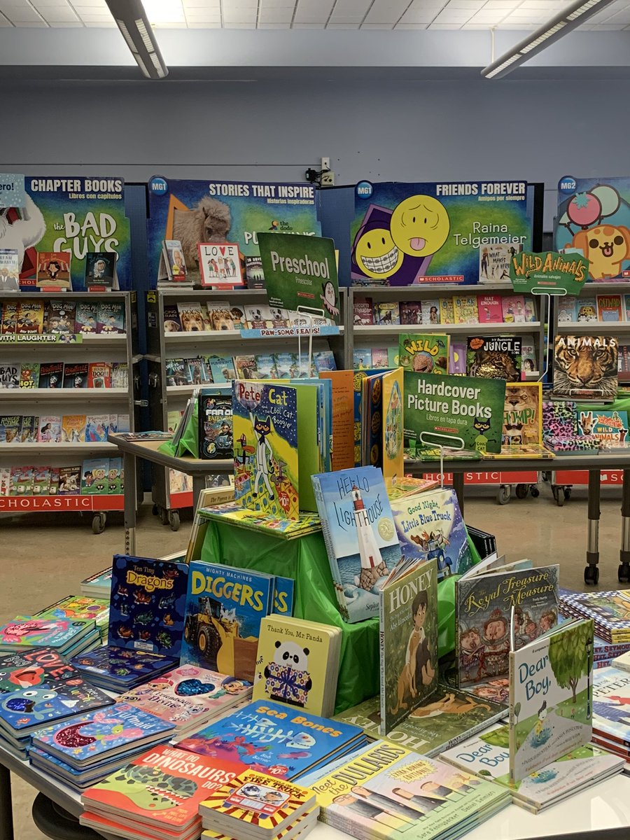 kbiege's tweet photo. #Roosevelt #ScholasticBookFair Check out the book fair during conferences!!! https://t.co/ah5iwxQ6U4