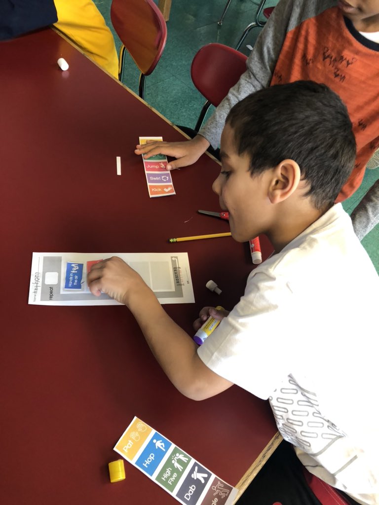 ps19si's tweet image. Kindergarten pushed their thinking to understand how loops work and where they show up in our lives! They created dances for their fellow “robots” to follow!💃🏽🕺🏽#CS4AllNYC #loopyforloops #computerprogrammers #empowerD31 @mskosnac @ValerieBrock24 @SIBOD31
