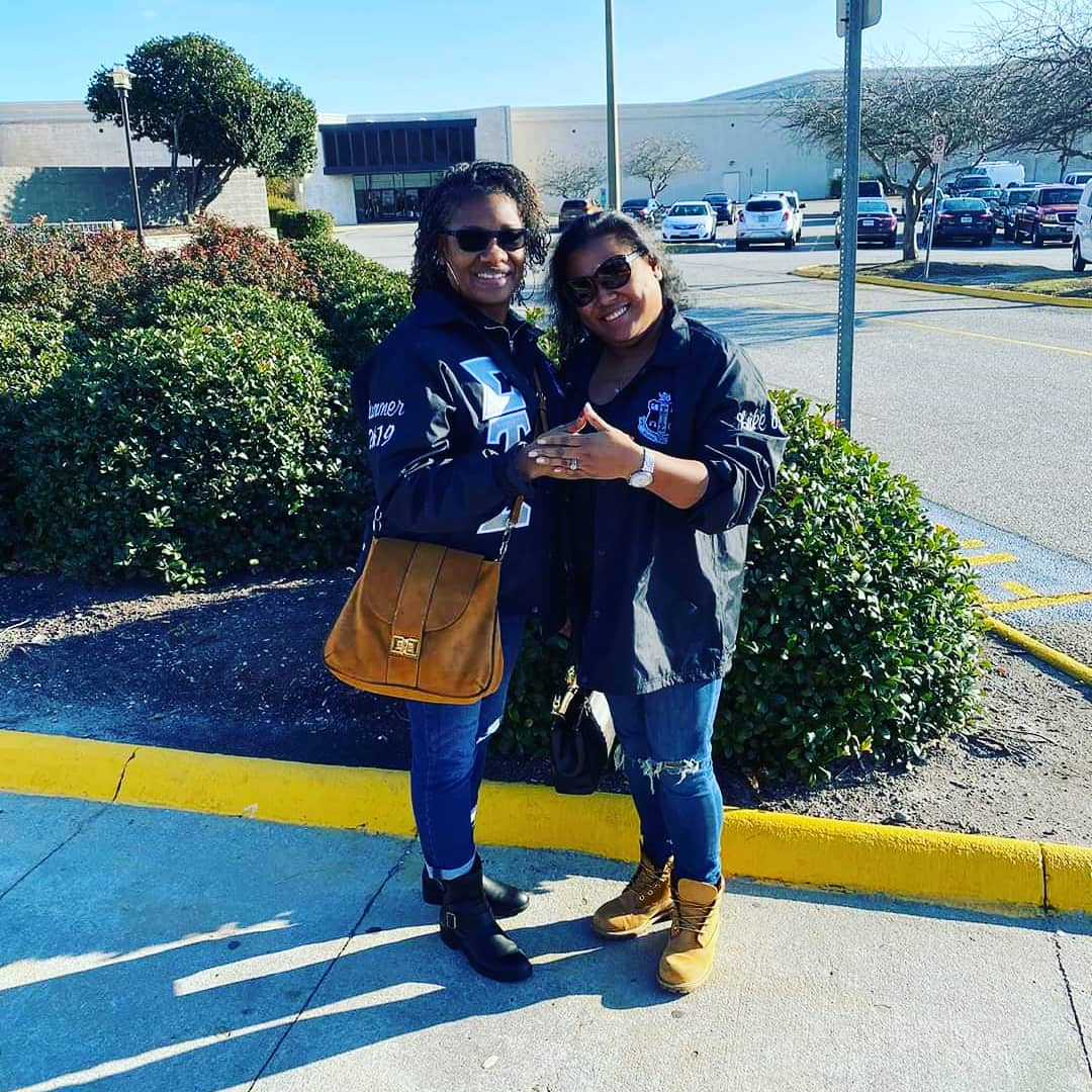 SigmaTauSigma1's tweet photo. This is Us! #SigmaTauSigma #ItsASwanThing #SweetSigma #RiseOfTheSwan #Sisterhood #FoundersMonth #M7 https://t.co/7Asc7mABBa