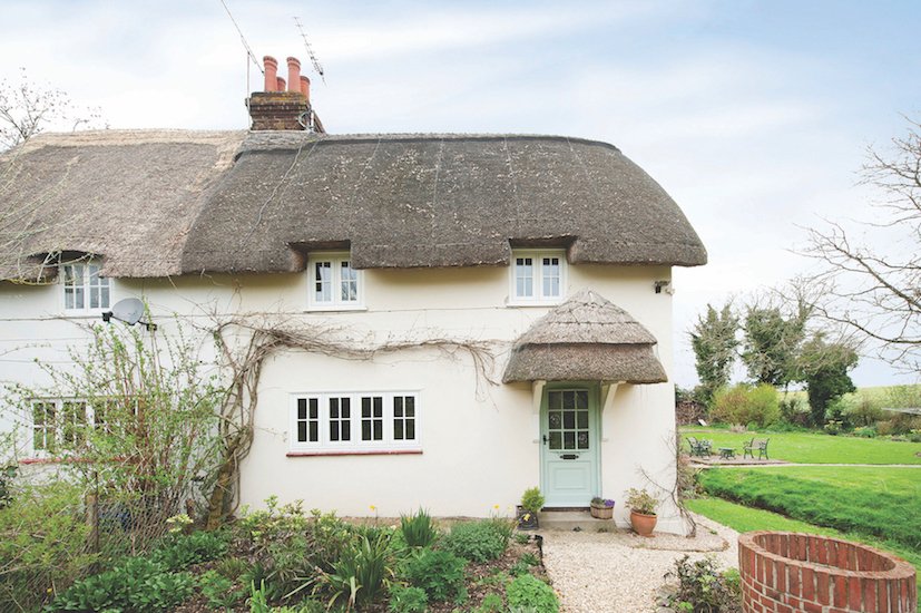 It may be March but it's still a bit nippy. Did you know  poorly insulated roofs and walls are responsible for half the heat loss in an average British home? Check out our Top 10 tips to warm up your home and reduce your energy bills evolutionwindows.com/blog/advice-ar…