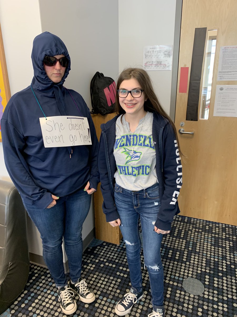 PamOliv's tweet photo. She doesn’t even go here. #MeanGirls #MemeDay #SpiritWeek https://t.co/PXGzUcKNcC