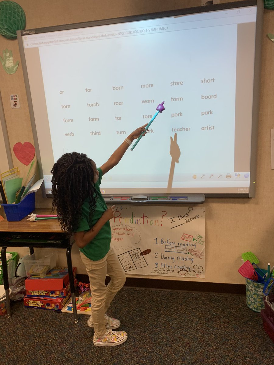 SydneyLugo77's tweet photo. Just call us Dynamite Decoders. Words in isolation, pass reads, and picture books on the menu for today! #firstgrade #dixieelementary #tylerisd https://t.co/DQjTIvDpW3