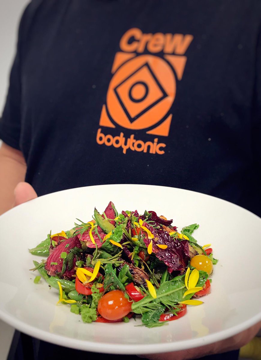 JamParkDublin's tweet photo. Last summer when we grew our own veg up on the roofer ☀️ 🌴Buzzin to get back at it https://t.co/lbV13bymY6