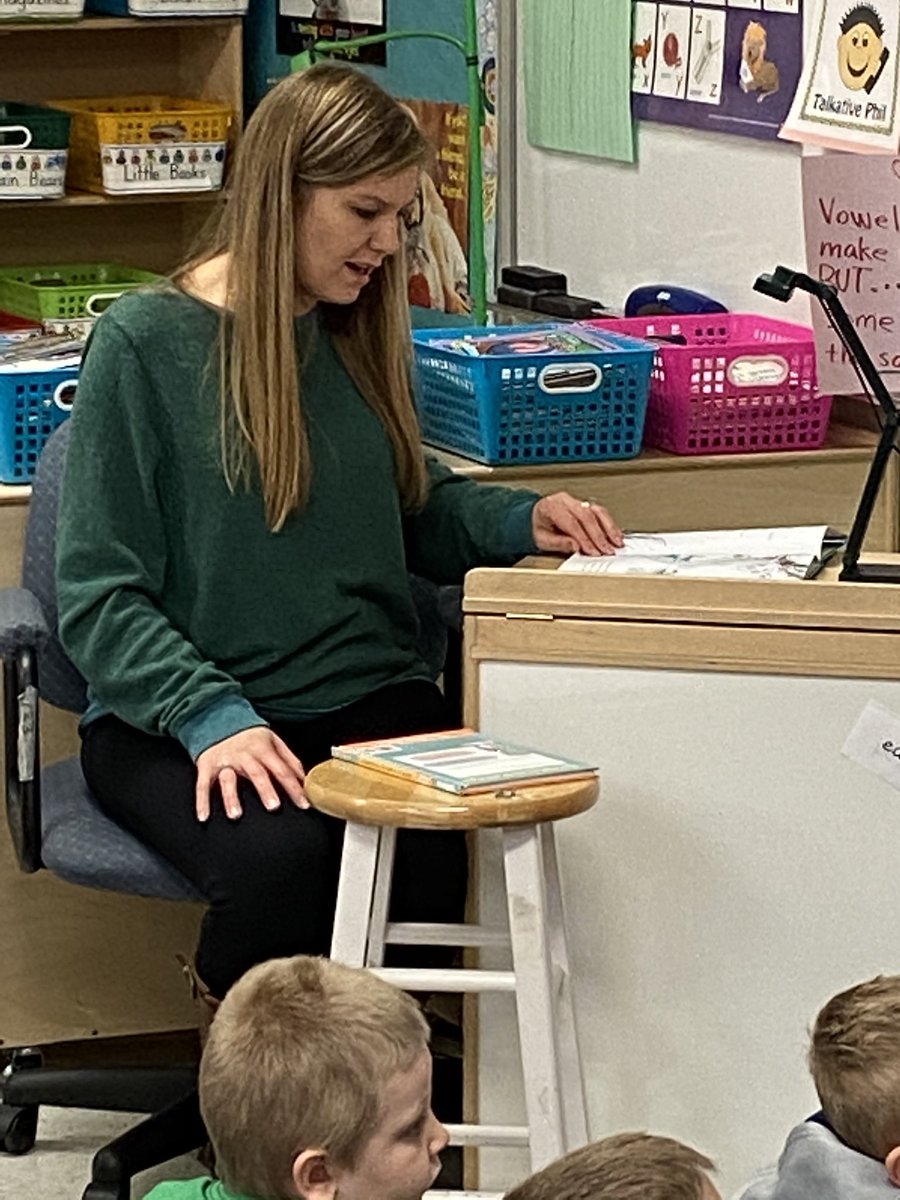 tbrouchoud's tweet photo. Celebrating Dr. Seuss with a guest reader, Mrs. Bauer!  #DrSeussDay https://t.co/fmyBurRl3l