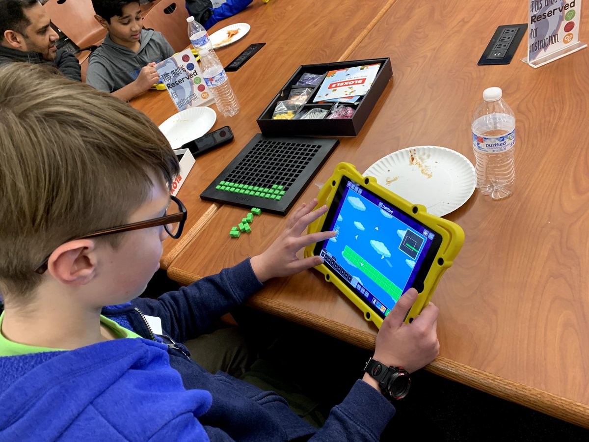 ashburnreads's tweet photo. @BAM_MS_Official Fathers & Sons met in @BAM_Library last night to discuss @NealShusterman's Scythe. After a deep, discussion we created our own scythe avatars in @BloxelsEDU. Thanks to Scotto's Rigatoni Grill in @brambletonlife for pizza! #BAMyr3 @lcps_libraries https://t.co/Uu06lGRiwp