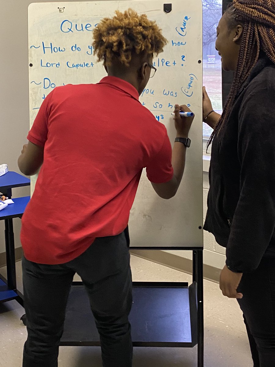rgmansfield's tweet photo. Ss are enjoying producing their news report on @WeVideo. This is a fun way to review Romeo and Juliet. I can tell their interview portions are going to be very creative! @TCCHS_tccentral @TCBOE https://t.co/0eAbyHH2d7