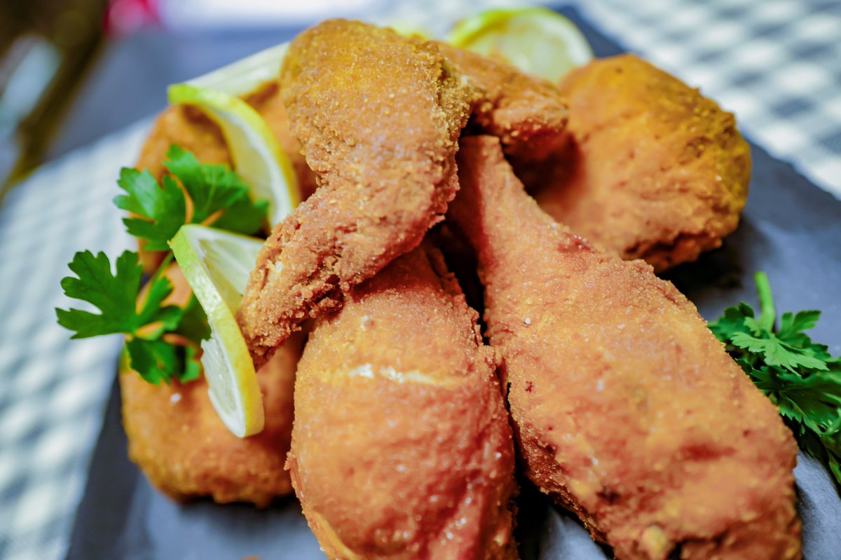 Da du jetzt auch in Österreich ein Star bist, würde ich dich bzw euch auf ein Backhendl Essen bei mir im Gasthaus einladen!(jetzt zahlt es sich aus)😜#Klagenfurt <a href="/oliverpocher/">Oliver Pocher</a>