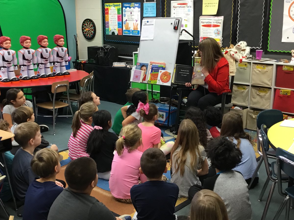 hempfield's tweet photo. More photos of our guest readers who stopped into classrooms throughout the district yesterday to celebrate #ReadAcrossAmerica & #ReadAcrossPA with Hempfield elementary students. π#HSDPathways #PublicSchoolProud #SchoolsThatTeach #PASuccess https://t.co/GEiW099jad