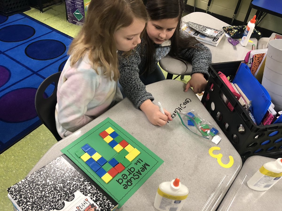 cashionsclass's tweet photo. Measure the area! Using square units and the distributive property to find the area of a shape!! @OESrockSTARS https://t.co/ZWOpjNiqXk