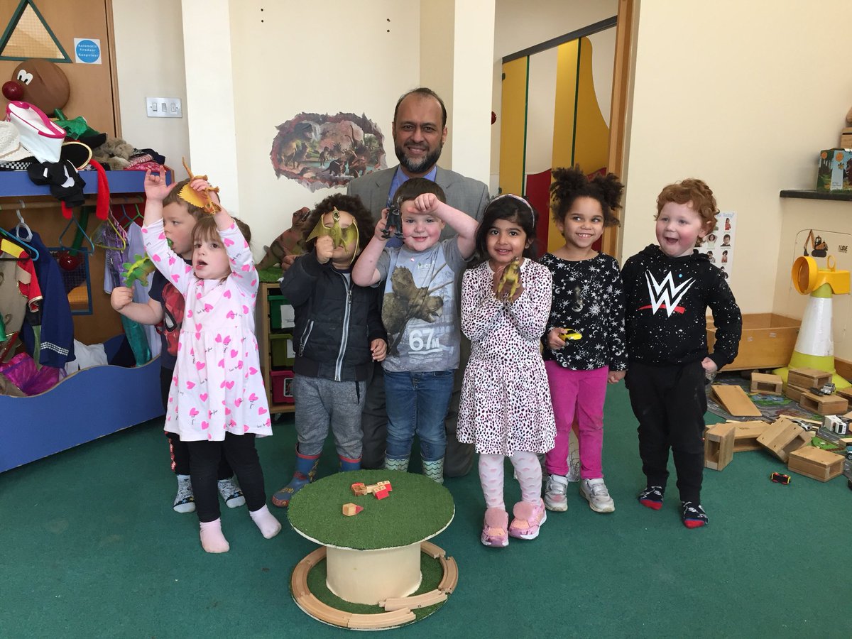 barnardosceneng's tweet photo. Children from the @barnardos Play House in #Gunthorpe with @JavedKhanCEO https://t.co/VncfhDFmCU