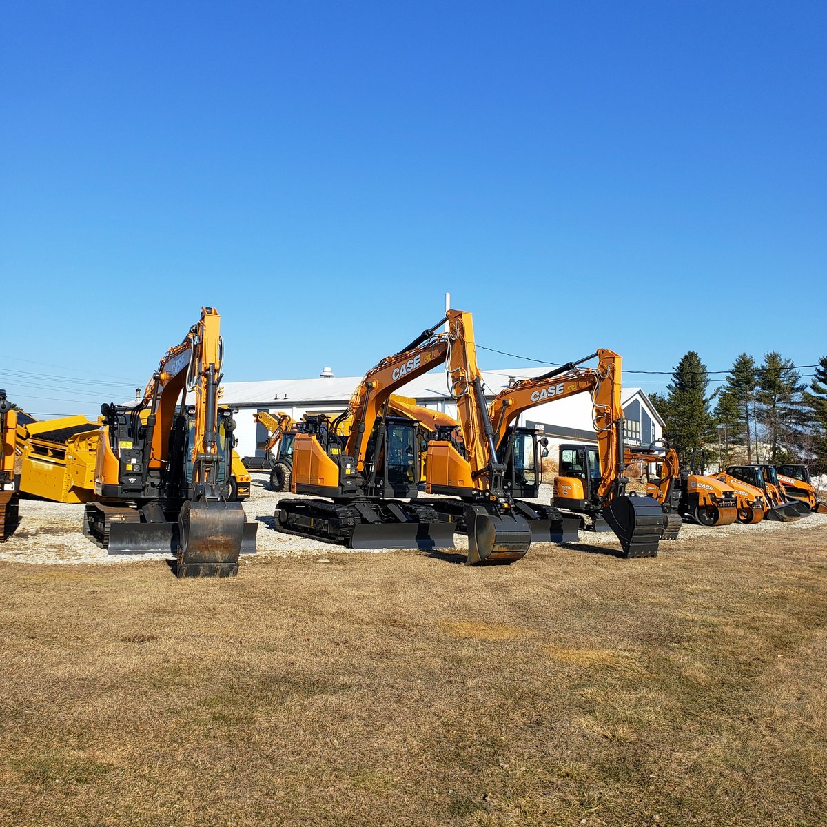 BeauregardEquip's tweet photo. A beautiful day at our Concord, NH location! Stop in to check out our growing inventory! #beauregardequipment #caseconstruction #springisintheair https://t.co/pEtNMQrsvr