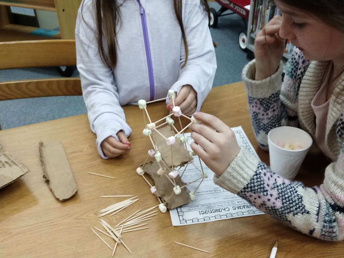 dklein1960's tweet photo. Third grade students at Ward Elementary are creating 3 story buildings that can withstand an earthquake. Great fun in the library. @wardlib1 
@CCISDLibrary 
@WardStarsCCISD https://t.co/Dlk3Dwmq0o