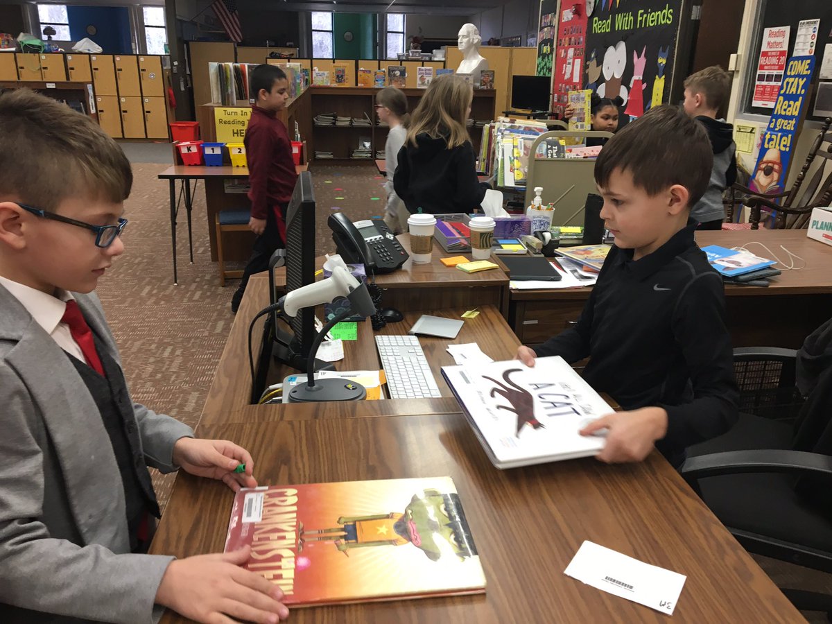 djhHimes's tweet photo. What fun having Mr. Corbett as librarian for a class! https://t.co/T9MkdjABhc
