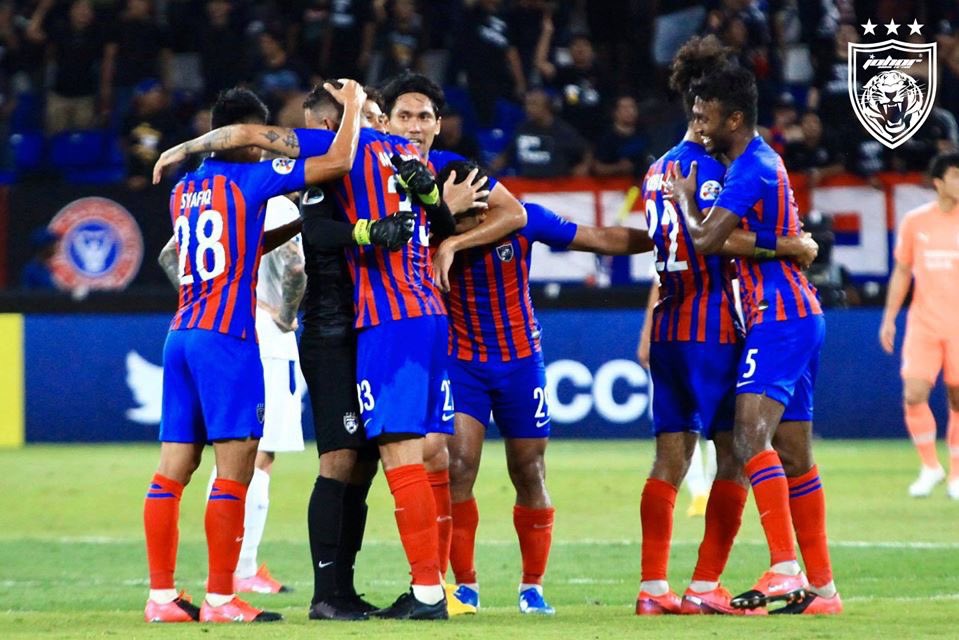 OfficialJohor's tweet photo. AFC CHAMPIONS LEAGUE 2020 | 3 MARCH 2020

Full Time

JDT [2-1] SUWON SAMSUNG BLUEWINGS
(Gonzalo Cabrera 13'(pen) / Maurício dos Santos Nascimento 73')
(Terry Antonis 51')

More photos at https://t.co/XfCri9s7Wk https://t.co/ap8TqWgjMP