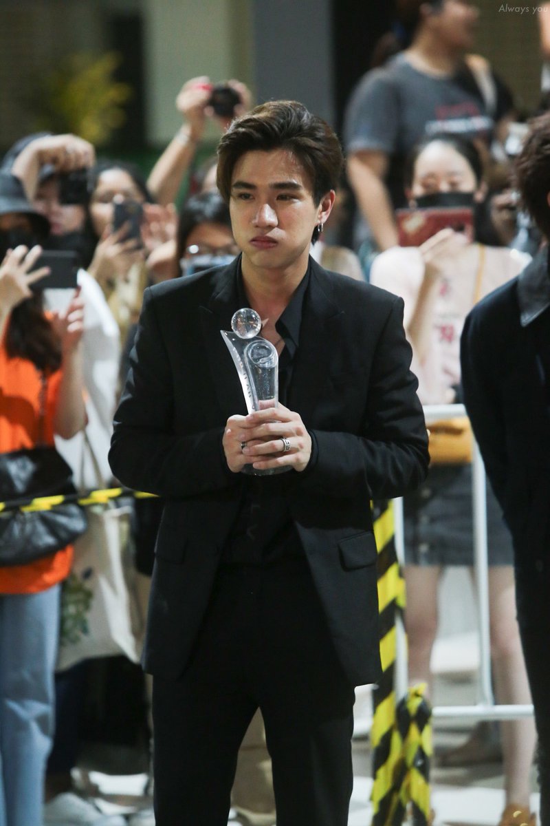 AlwaysYou_20's tweet photo. 🥺🖤🏆🎉

 #PERTHMadeMyDay https://t.co/GBDIJVh14M