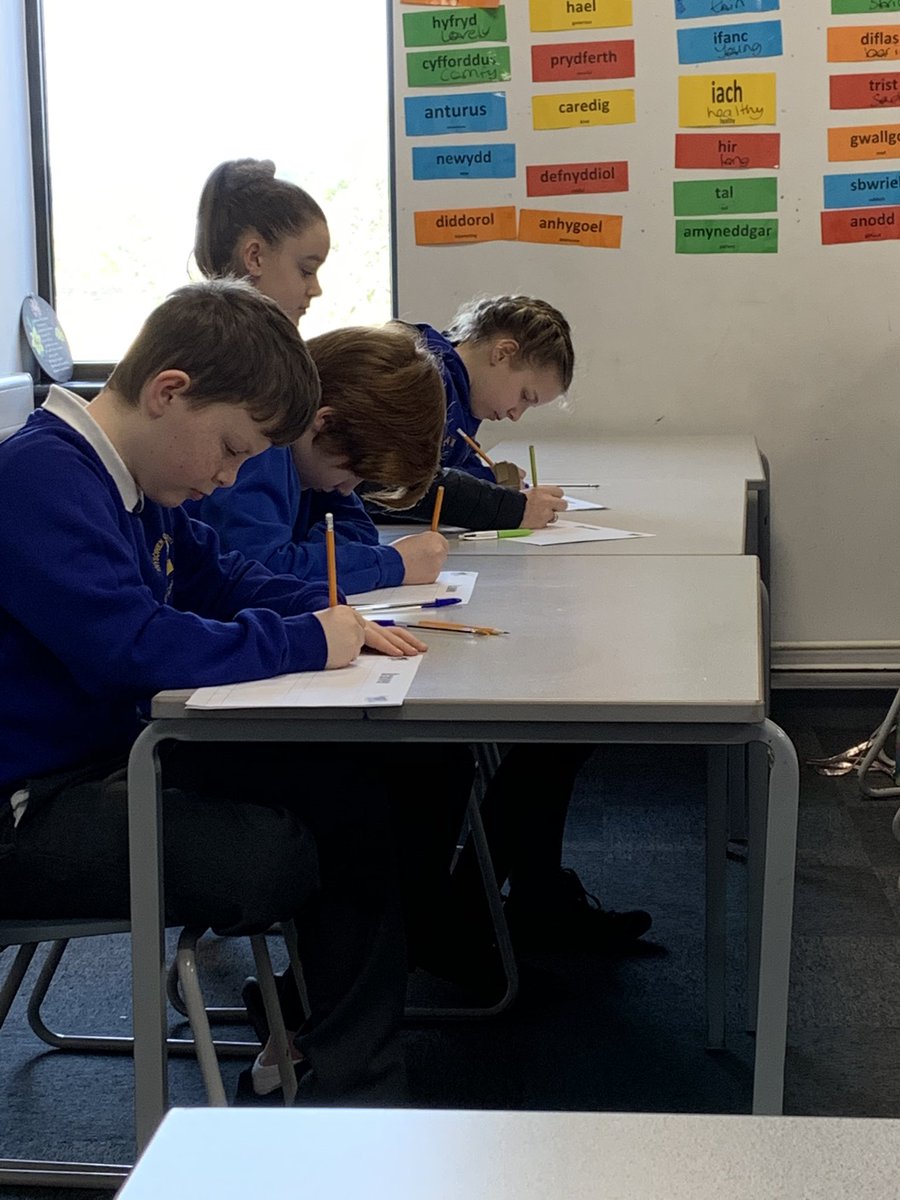 YnysowenPrimary's tweet photo. Year 6 had a fabulous visit to @AfontafHigh for a welsh enrichment day. Pupils listened to the story of Branwen, participated in welsh games, sang welsh songs, created their own coat of arms and made welsh cakes #welshidentity #cynefin https://t.co/JHorzGyRvp