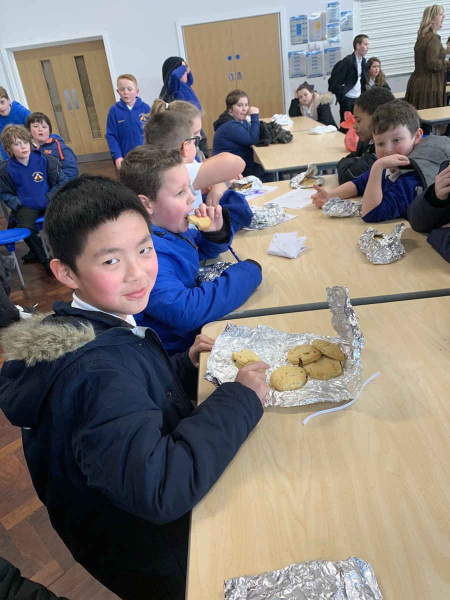 YnysowenPrimary's tweet photo. Year 6 had a fabulous visit to @AfontafHigh for a welsh enrichment day. Pupils listened to the story of Branwen, participated in welsh games, sang welsh songs, created their own coat of arms and made welsh cakes #welshidentity #cynefin https://t.co/CzQEhqDNq2