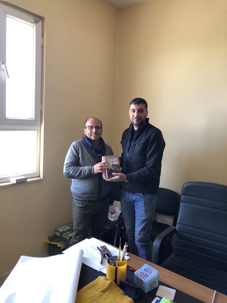 Kitap kurdu yarışmasının tanıtımı Devam ediyor
Biliyoruz sizi çok beklettik ama biz yeniden geldik🤩
İlçemizde bulunan ortaokullarımızı ziyaret edip "Kitap Kurdu📚" yarışmamız için hediye kitap setini ulaştırdık☺ #KitapKurtlarıYarışıyor, büyük hediyelere doğru hızla ilerliyor.🚀