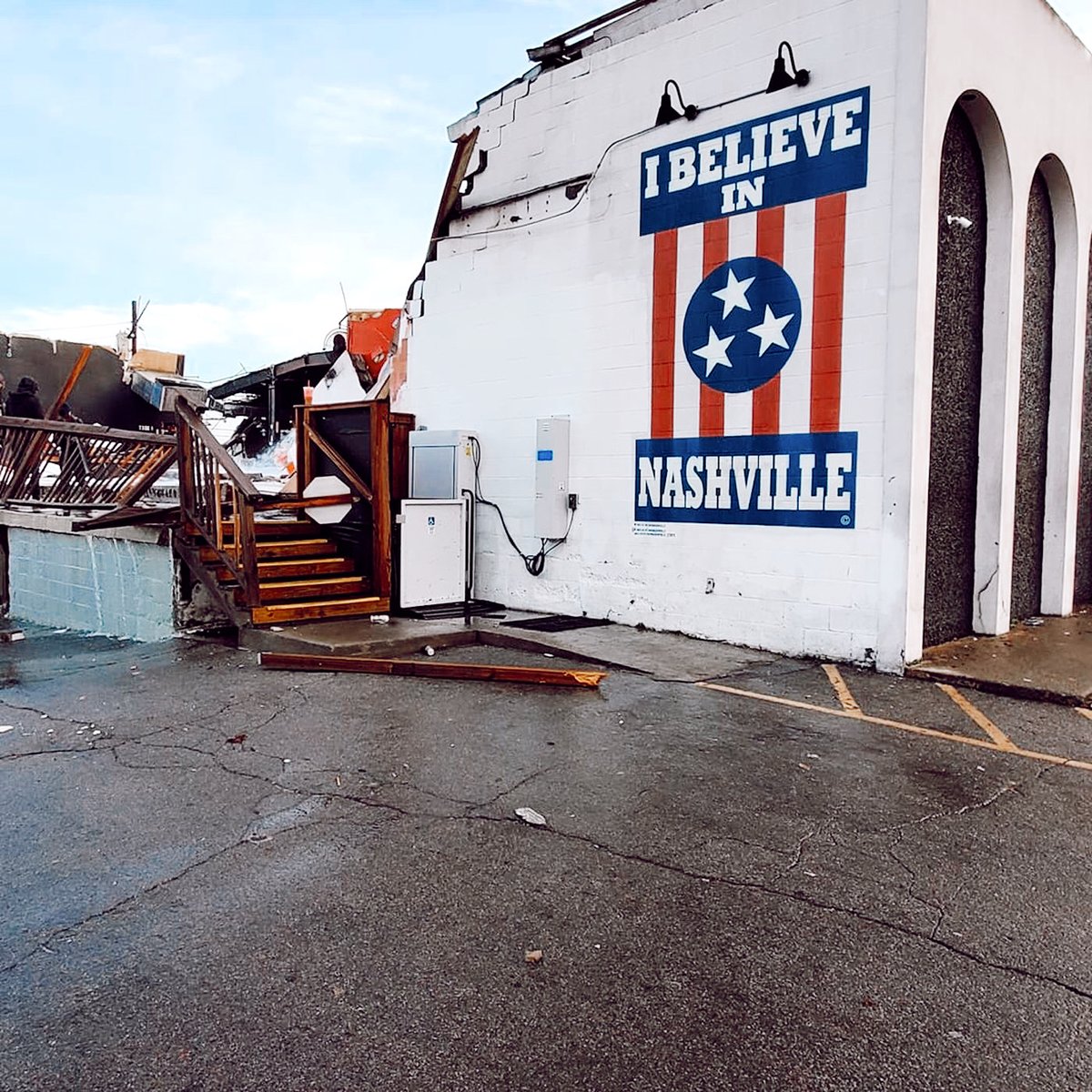 GaryMusickProd's tweet photo. While our staff and office are safe, we know several businesses &amp; homes were less fortunate. We are thinking of all of the vendors, artists, &amp; citizens of Nashville who are dealing with the tornado's aftermath. This mural shows the hope that Nashville can &amp; always will overcome. https://t.co/pXZnHP9FEA