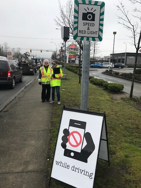 RoadSafetyTanis's tweet image. @LangleyRCMP #CellWatch volunteers are out this morning on 200 St near 64 Ave reminding drivers to take a break from your phone and keep your #EyesFwdBC.  Thank you to our volunteers for their continued support! @icbc