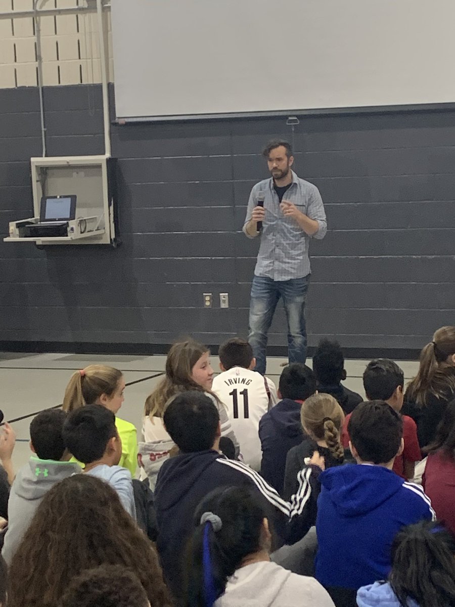 MahwahMediaCntr's tweet image. Great day with the author, Justin LaRocca Hansen learning about graphic novels  @JKSMahwah @MahwahMediaCntr @JustinLaRocca @_TheMSF_