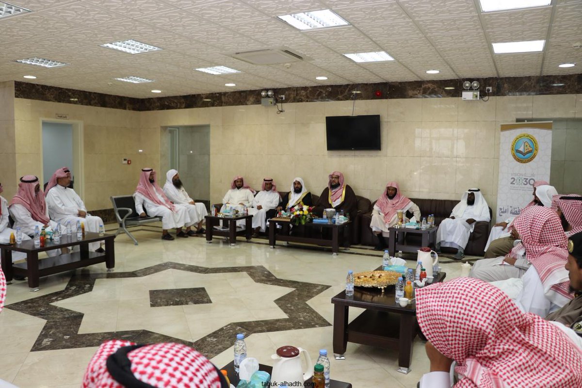 tabukalhadth's tweet photo. #تبوك_الحدث
مدير عام فرع الرئاسة العامة لهيئة الأمر بالمعروف بمنطقة تبوك يتفقد هيئتي الوجه وأملج ويكرم متقاعديها  - https://t.co/EIlwmg1Dar https://t.co/NRnndr1WJ1