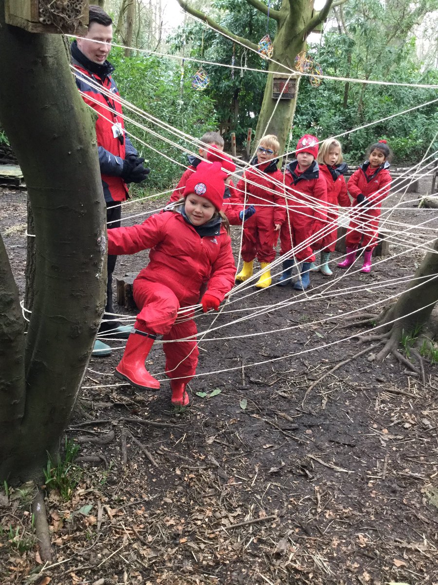 BGS_LowerSch's tweet photo. Today at Forest School the reception children had a challenge to climb though the spiders web without getting trapped. #BGSreception #BGSforestschool #BGSindependence https://t.co/zi7P2HMVyH