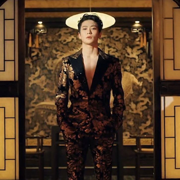 forvalentineboy's tweet photo. he said i’ll take it without the shirt thanks https://t.co/VLmSHBQIXc