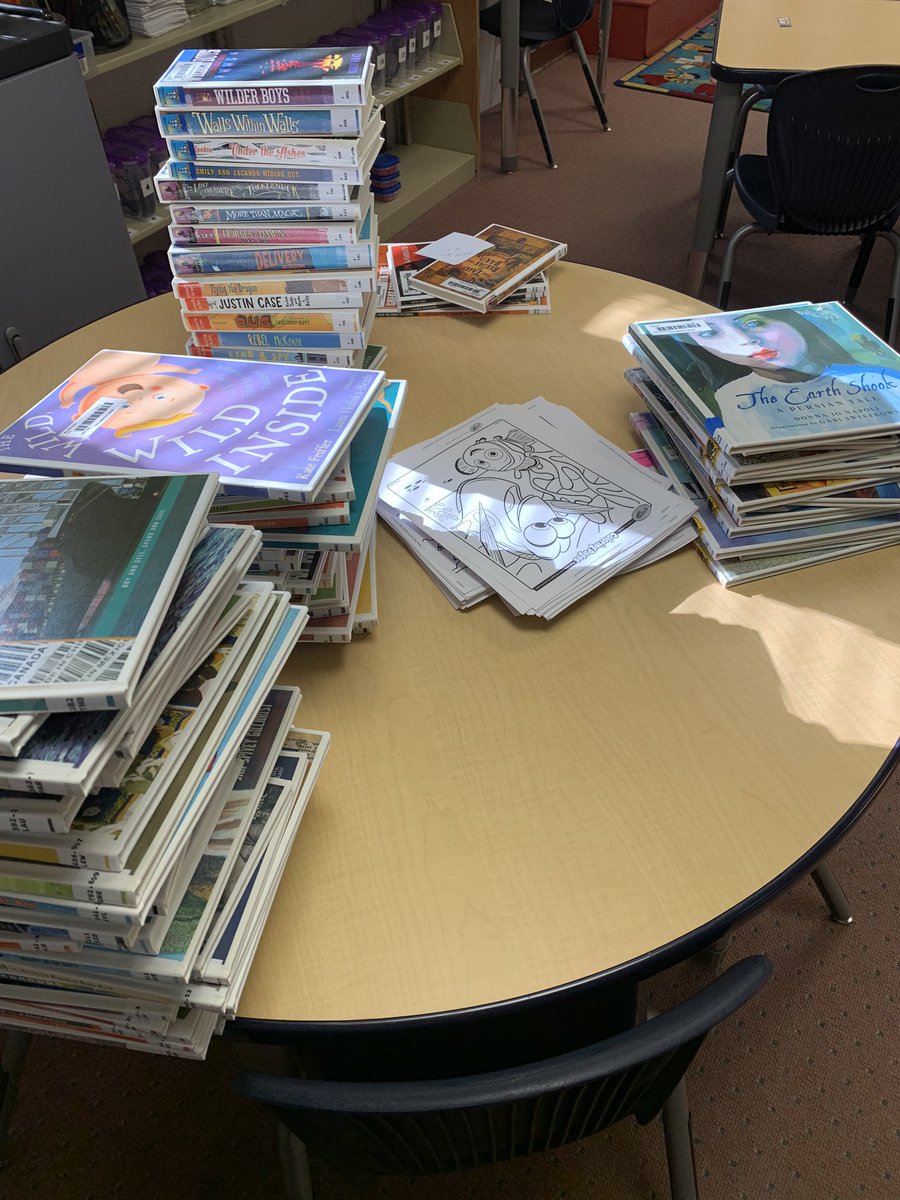 Brand new library books!  Thanks to an awesome Book Fair, we get new books!!!  <a href="/FoxElementary/">Fox Elementary</a>