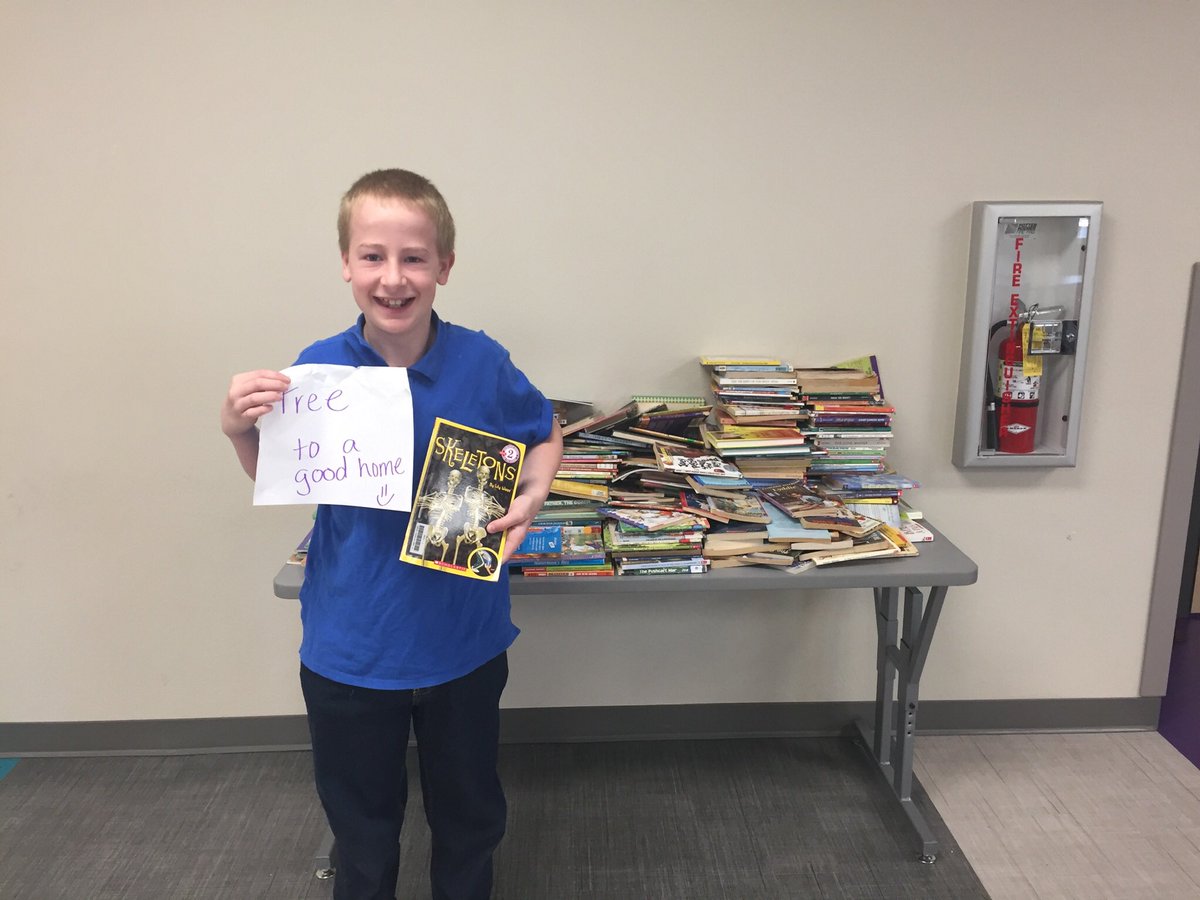 vcs_CraigZablo's tweet photo. Did someone say #CESWildcats have a free book table for students?  Yes.  Yes, I did. https://t.co/7GaFuEJ5mX