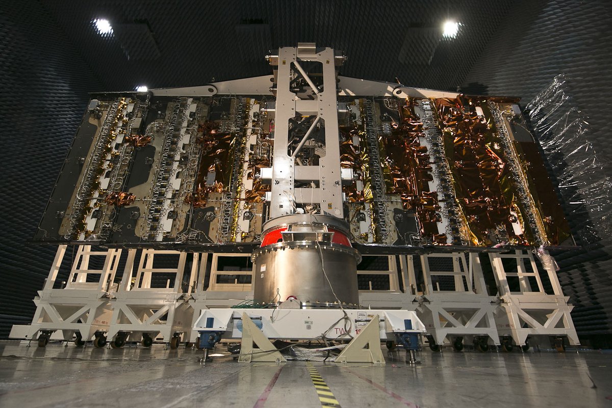 innovacionar's tweet photo. El #SAOCOM1B tiene una antena radar que fue ensamblada en el Laboratorio de Integración y Ensayos del Centro Espacial Teófilo Tabanera de la CONAE en Córdoba, por profesionales de la @CONAE_Oficial y de VENG S.A. Te contamos más: https://t.co/KwMOv5qDIN 
#HaciaElFuturo https://t.co/NR57bf9Gf7