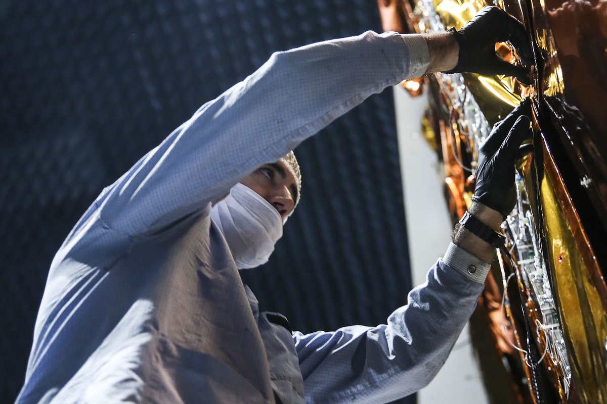 innovacionar's tweet photo. El #SAOCOM1B tiene una antena radar que fue ensamblada en el Laboratorio de Integración y Ensayos del Centro Espacial Teófilo Tabanera de la CONAE en Córdoba, por profesionales de la @CONAE_Oficial y de VENG S.A. Te contamos más: https://t.co/KwMOv5qDIN 
#HaciaElFuturo https://t.co/NR57bf9Gf7