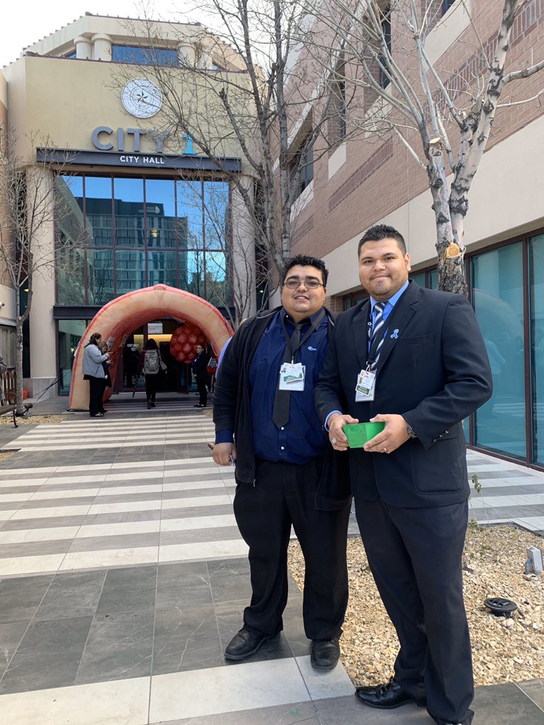 christinekdph's tweet photo. It’s Colorectal Cancer proclamation day at City Hall! Come see us &amp; get some info regarding colon cancer! #EPMedWaiver #iamelpaso @ElPasoTXGov #ColonCancer https://t.co/vG8MLwB3nJ