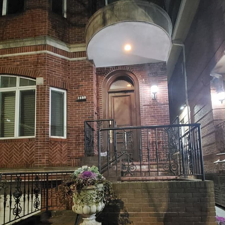 kugspowerny's tweet image. Installed some new LED lights around the front of the house.
#drivwaylights #alleywaylights #ledfloodlight #staysafe #brooklyn