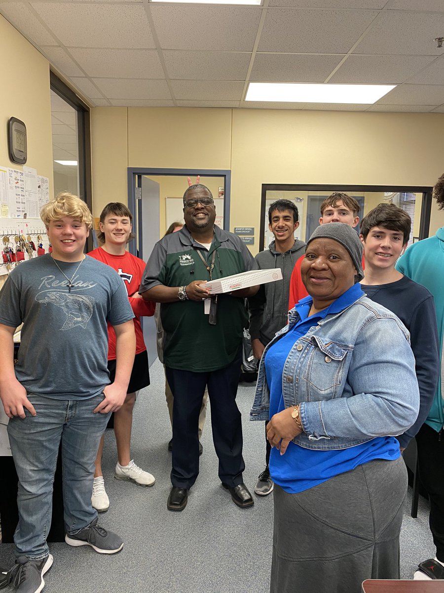TheAlphas8's tweet photo. We also brought some donuts to the beloved people over at the Frisco Service Center thanking them for all that they do for us!!!! @CoachWebb #alwaysthealpha https://t.co/HFphLfHgHn