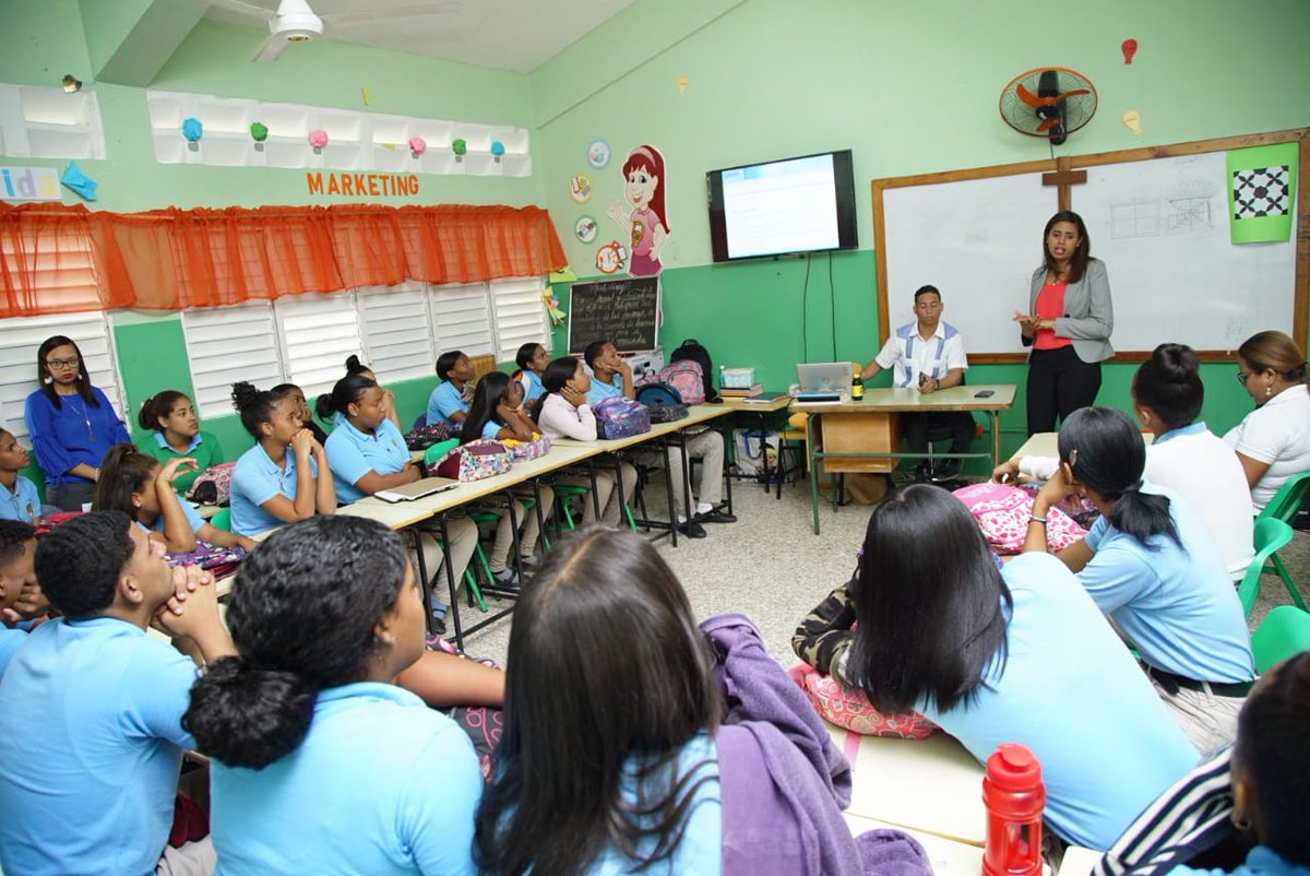OnapiRD's tweet photo. #Capacitación|| Estudiantes del Politécnico "El Ave María" de Sabana Perdida, reciben una charla de Propiedad Industrial, con énfasis en la #InnovaciónTecnológica; los alumnos fueron orientados por @NarcisTejada, encargada de la ANPI-ONAPI y @GenesisPegueroO, de nuestro #CATI. https://t.co/PZ67s9lktY