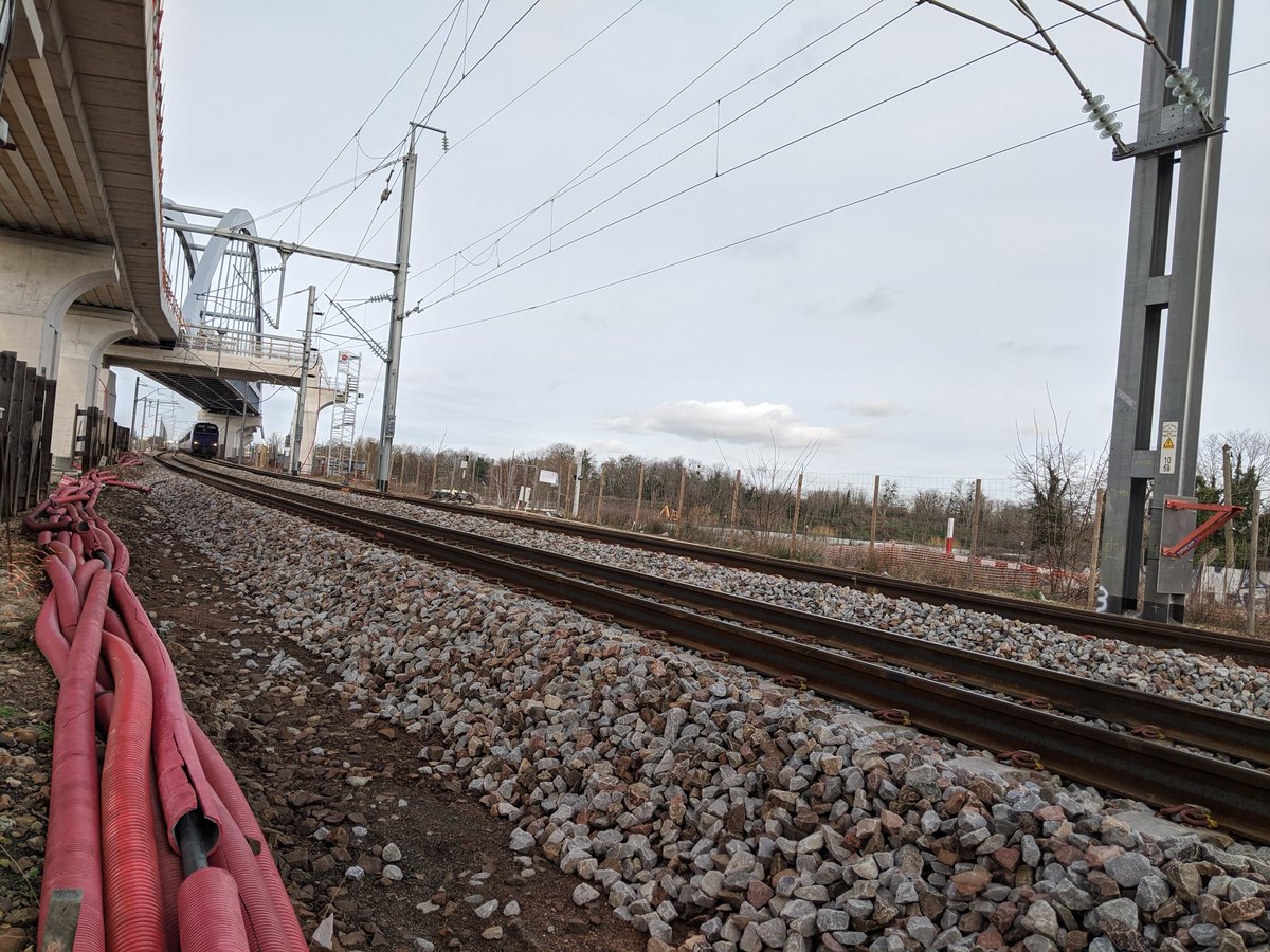 Au bout de la rampe attend le décollage d'#Eole vers l'ouest <a href="/Les_Yvelines/">Les Yvelines</a>. <a href="/SNCFReseau/">SNCF Réseau</a> et l' <a href="/itif_travaux/">1Afer2rail</a> recrutent tous profils de BEP à Bac +5 pour mener ce projet et tous nos projets  IDF. @SNCF_Recrute sur la signalisation, voie, caténaire et d'autres métiers. Postulez!