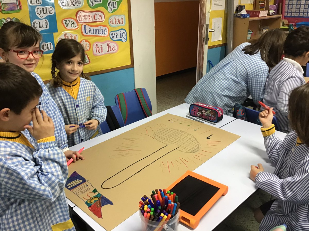 mercedaries's tweet photo. English week Music and instruments. Let’s decorate the school!
#fsf2prim #englishweek #musicandinatruments #MichaelJackson https://t.co/JElCnS7s6O