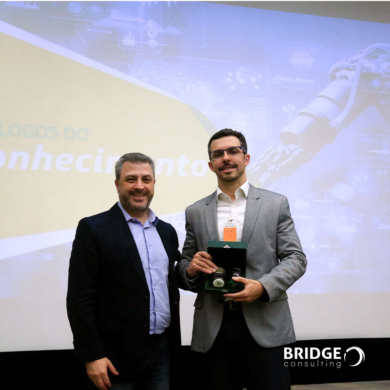Bridge_Tweets's tweet image. No último mês, Carlos Eduardo Carvalho, sócio-fundador da Bridge, expôs uma reflexão sobre o impacto da robotização e automação dos processos (RPA) nas relações de trabalho e no futuro das organizações em evento organizado pela Petrobras.
#rpa #automaçãodeprocessos #itconsulting