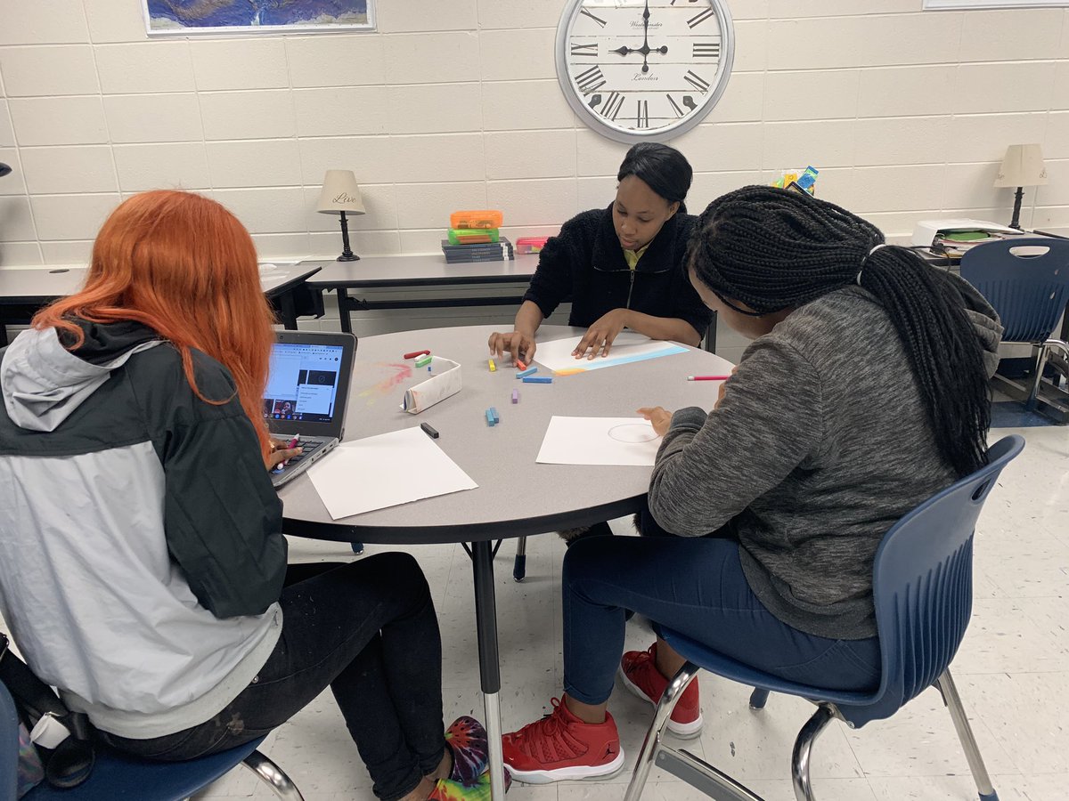 Our spotlight tools/activities for our STEAM breakout session today were art, Cubelets, and <a href="/makeymakey/">Makey Makey</a> kits <a href="/CburgHigh/">Childersburg High</a> #committed #TigerTuesday @M_MitchellCHS <a href="/MsKMelton1/">KM</a> #MrsGill