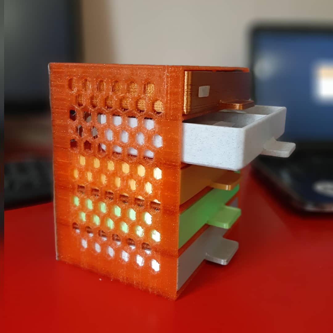 Stampar3D's tweet image. This 3DPrinted desk organiser is ideal for storing small components and items that will otherwise clutter your desk.

Give us a call today and let's discuss how we can bring your ideas to life

#3dprinting #Stampar3d #tech #nigeria #lagos #corporate #deskorganiser #madeinnigeria