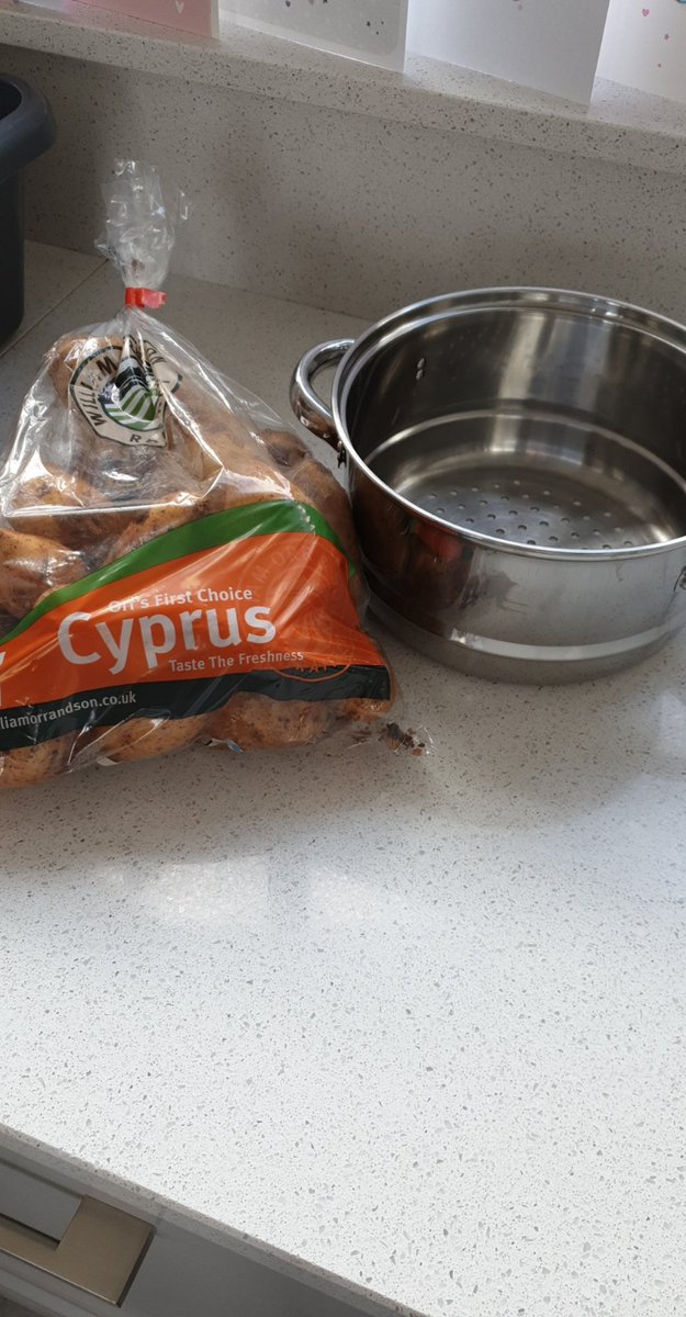 Its that time again #spuds #dinnerprep  <a href="/WilliamOrrSpuds/">Richard Orr</a> will go down a treat tonight with the family. #MightyNotHumble 😍😍