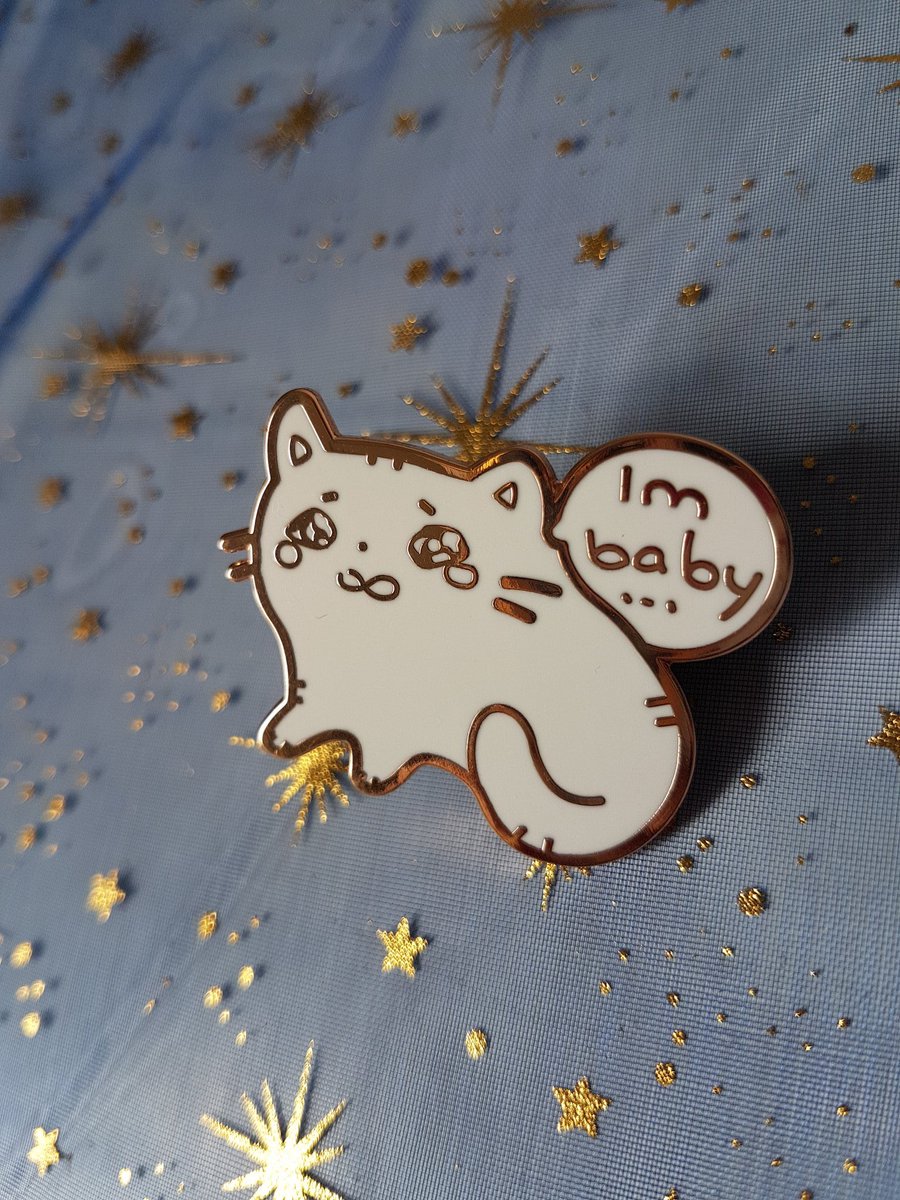 [RT❤️] Because of #lbm20 / #mcc20 being canceled and having to deal with about 2k expenses (booth fee, merch) I updated my online shop and added some new pins and my tshirts!! I would really appreciate the support, shop link below ⬇️⬇️ 