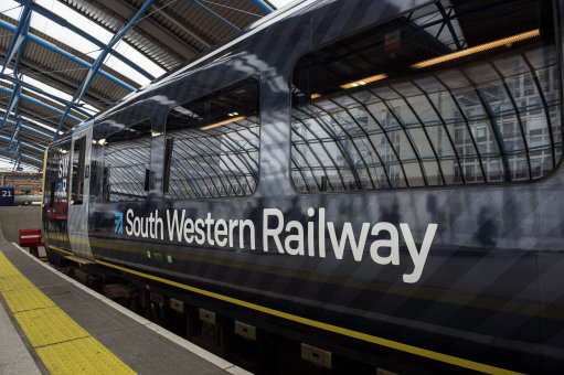 RMTunion's tweet photo. SWR strike action suspended to allow for further talks;  https://t.co/xAegzH8UoM @SW_Help @RMTunion #SWRstrike https://t.co/QuvzmakaAq
