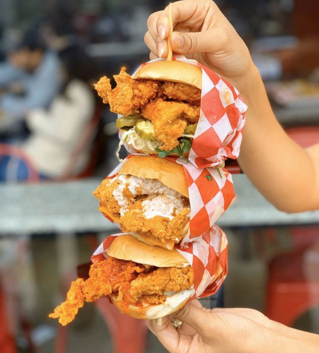 Tag someone who needs RR in their life. Trucks are out! Locations below👇11am-2pm. You what to do 😉 📸 🙏: @blessthefoodblog
🚚📍#MetroCentre (12th &amp; G st)
🚚📍#NavyYard (2nd Pl &amp; M st SE)