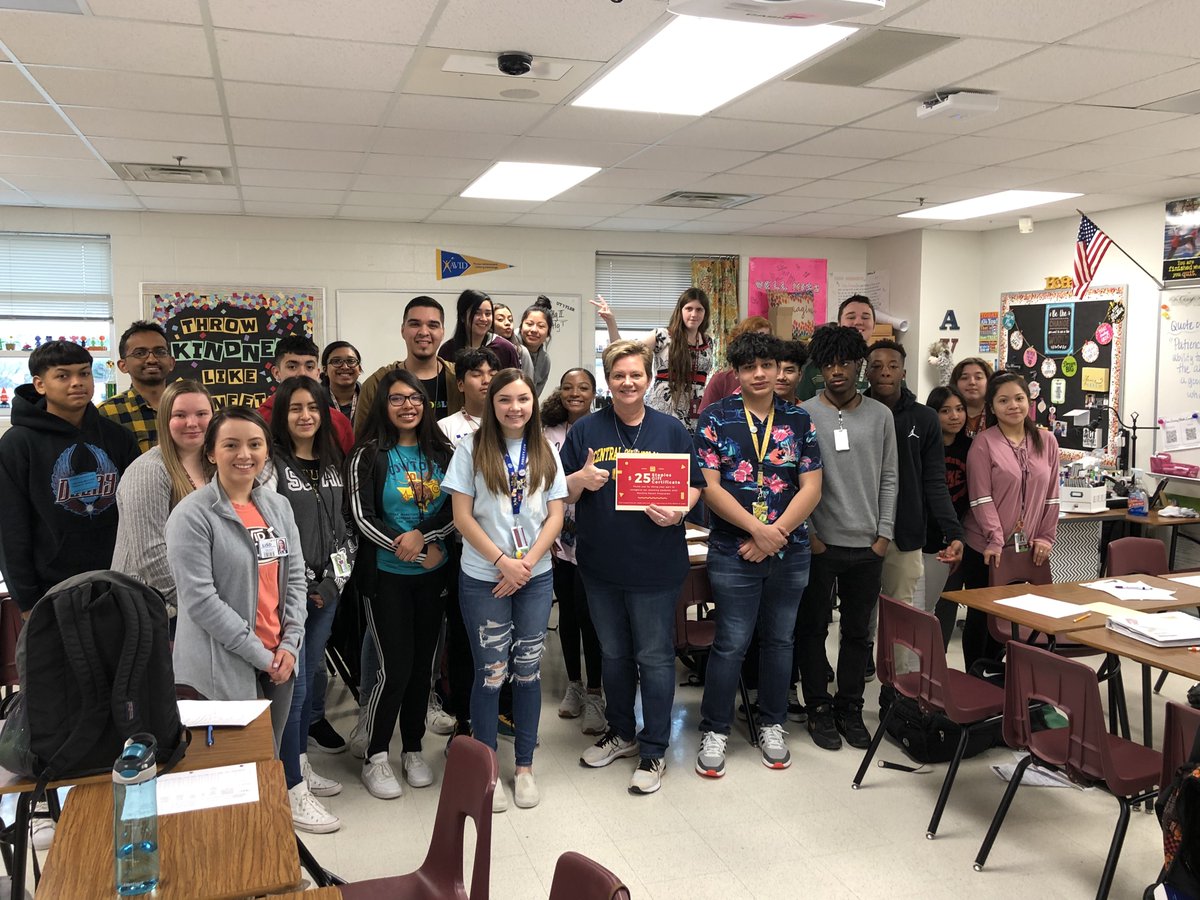 LHSKillough's tweet photo. We challenged teachers to send home Positive Postcards to parents! We had over 100 postcards turned in &amp; they will be mailed soon! Congrats to Mrs. Polly, Mrs. Jennings, &amp; Mrs. Werts for being randomly drawn to receive a $25 Staples gift certificate! #TodayAtLHSK https://t.co/thpsSGhJbz
